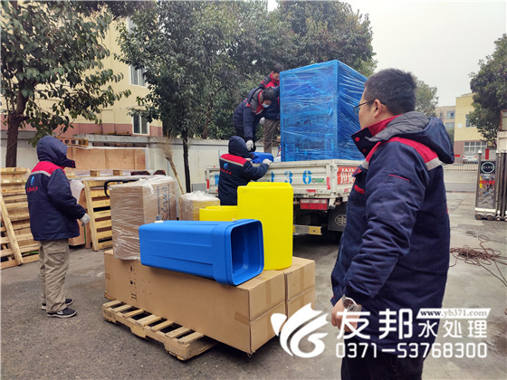 2023.02.13鄭州新潤特環(huán)?？萍加邢薰尽緞P尼爾環(huán)保】2噸雙級主機設(shè)備發(fā)貨13.jpg